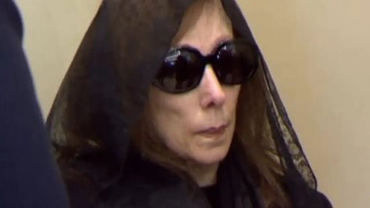 حقيقة اعتزال فيروز.. نقيب الموسيقيين اللبناني يضع حدًا لشائعات توقف أيقونة الغناء